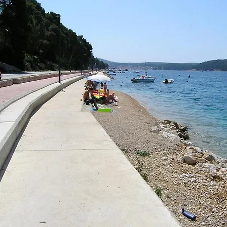 And By The Sea Pensiune 3*