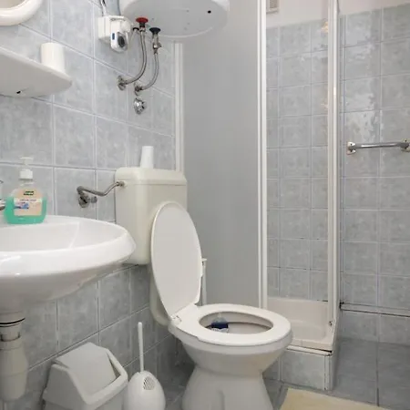 And By The Sea 게스트하우스 말리로시니