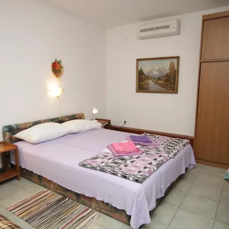 And By The Sea 게스트하우스 3*