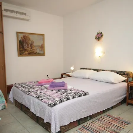 And By The Sea 3* 말리로시니