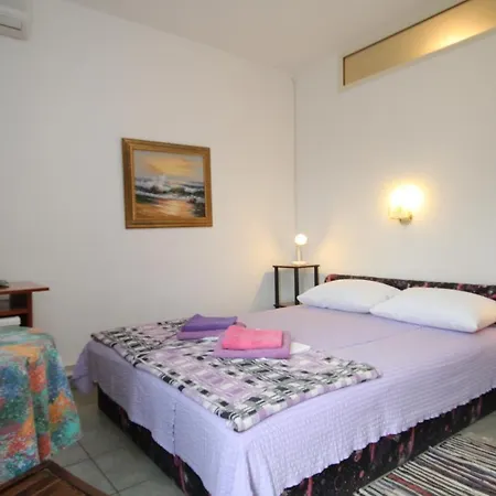 And By The Sea 3* 말리로시니